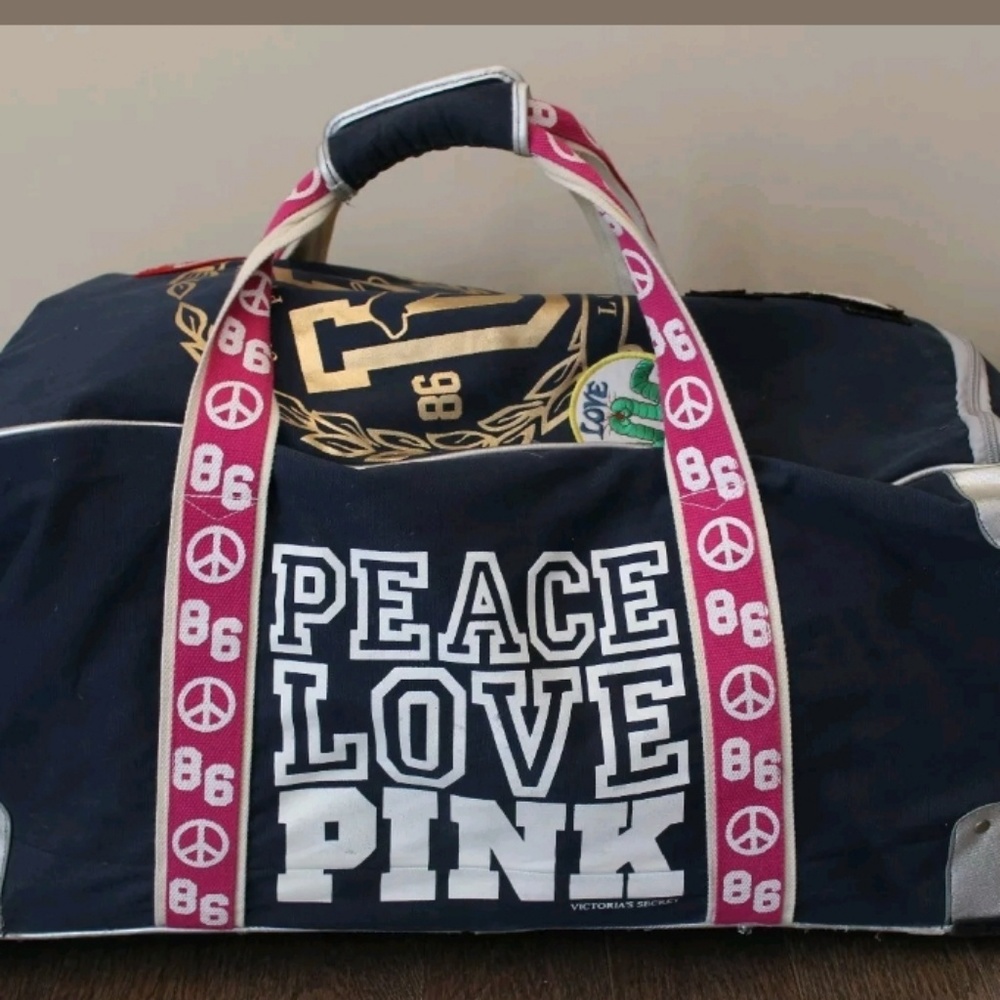 ISO Wheeled duffle bag (pink)